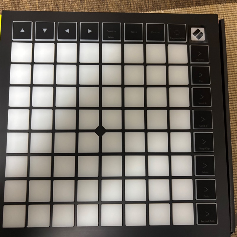 NOVATION Launchpad Xの画像